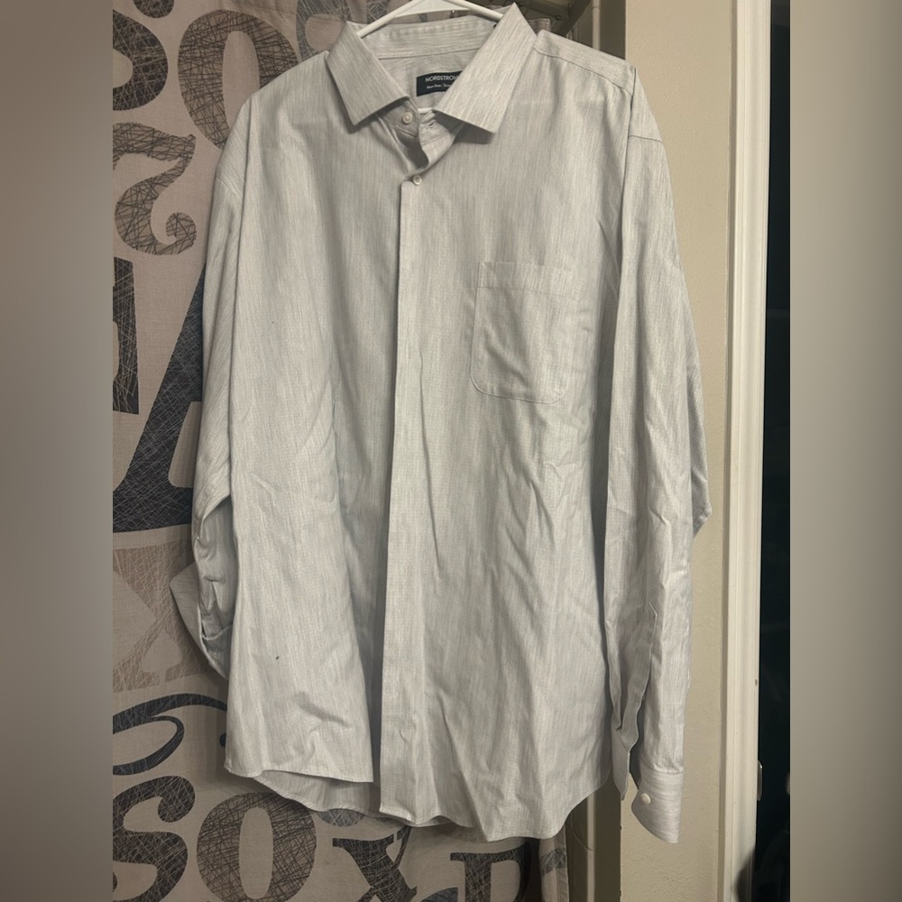 Nordstrom Men’s non iron button down, trim fit
